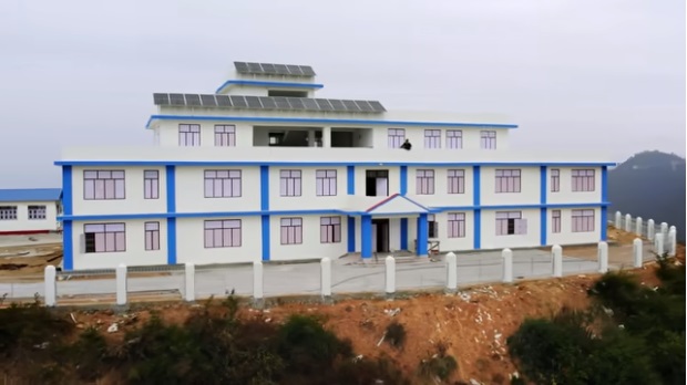 विश्वकै ‘टप’ युट्युबर मिस्टर बिस्टको टिमले सिन्धुलीको फिक्कलमा बनायो अस्पताल