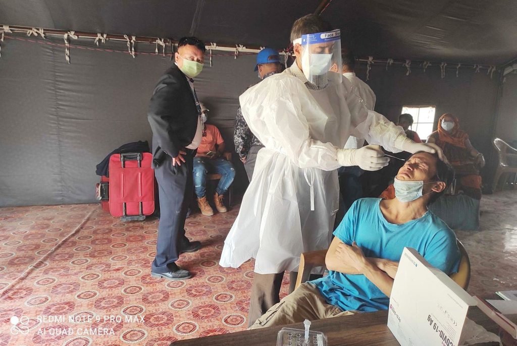 सीमानाकाको हेल्थ डेस्कमा कार्यरत कर्मचारीले ६ महिनादेखि पाएनन् तलब
