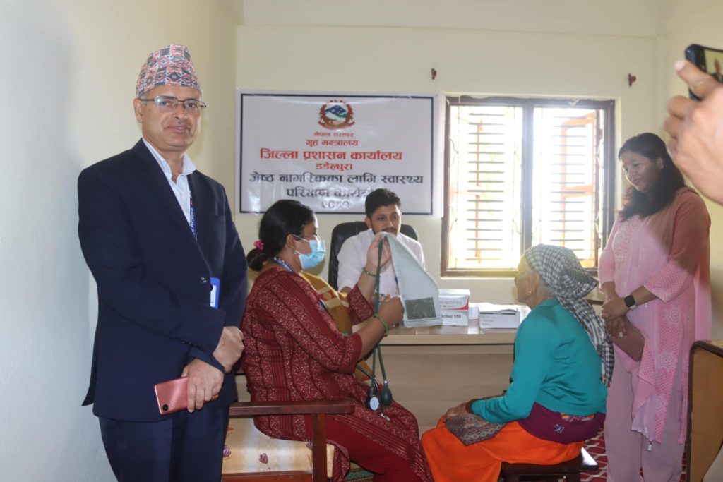 डडेल्धुरा प्रशासनमा ज्येष्ठ नागरिकको स्वास्थ्य परीक्षण कक्ष सञ्चालन