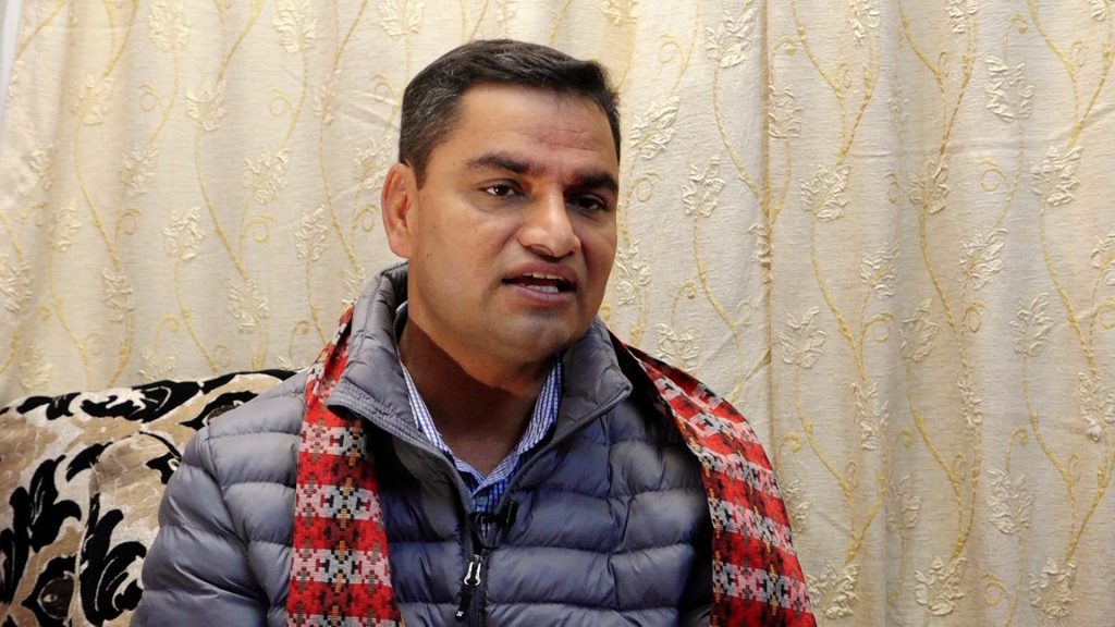 अस्पतालमा दुई सिफ्ट ओपीडी चलाउन स्वास्थ्यमन्त्रीको निर्देशन