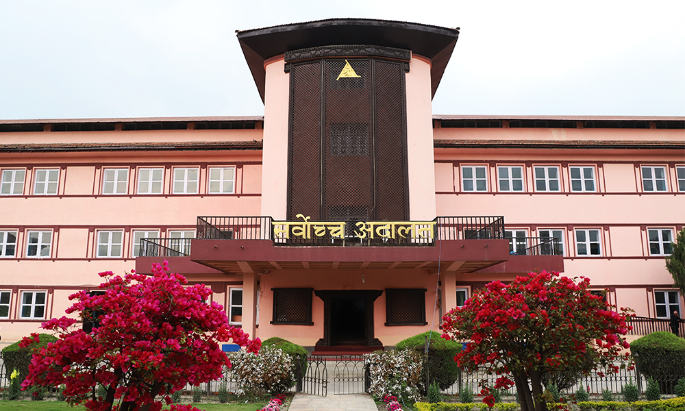 चिकित्सा शिक्षा ऐन सम्बन्धी फैसला पुनरावलोकनका लागि सर्वोच्चमा निवेदन