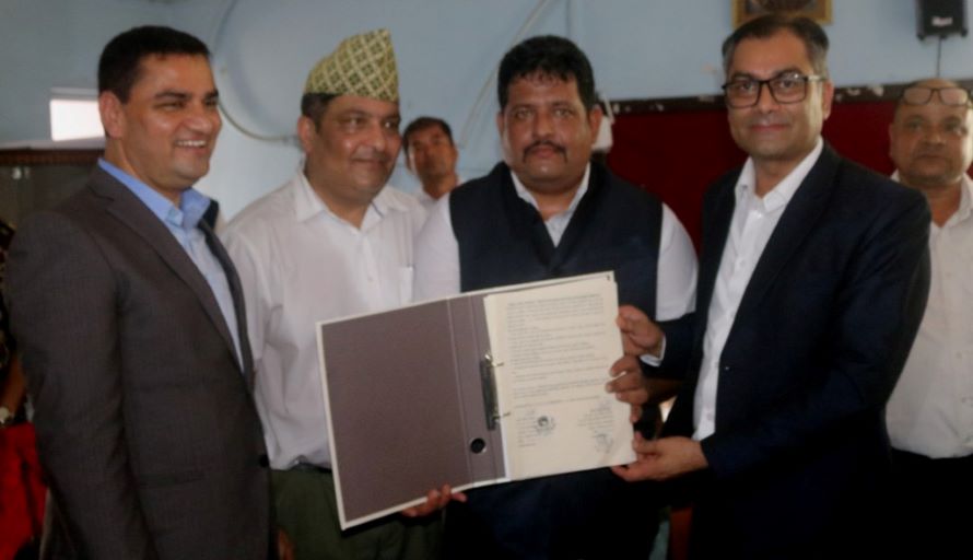 स्वास्थ्य बीमालाई पाँच लाख पुर्याउँछौँः स्वास्थ्यमन्त्री