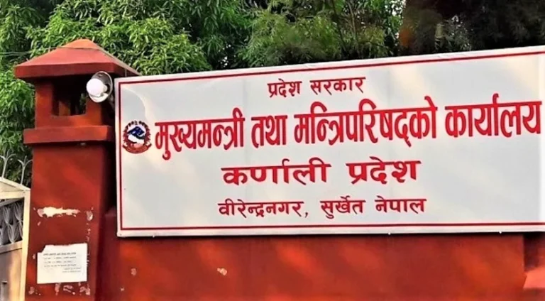 स्वास्थ्य संस्थाका भवन पुनःनिर्माण गर्दै कर्णाली सरकार