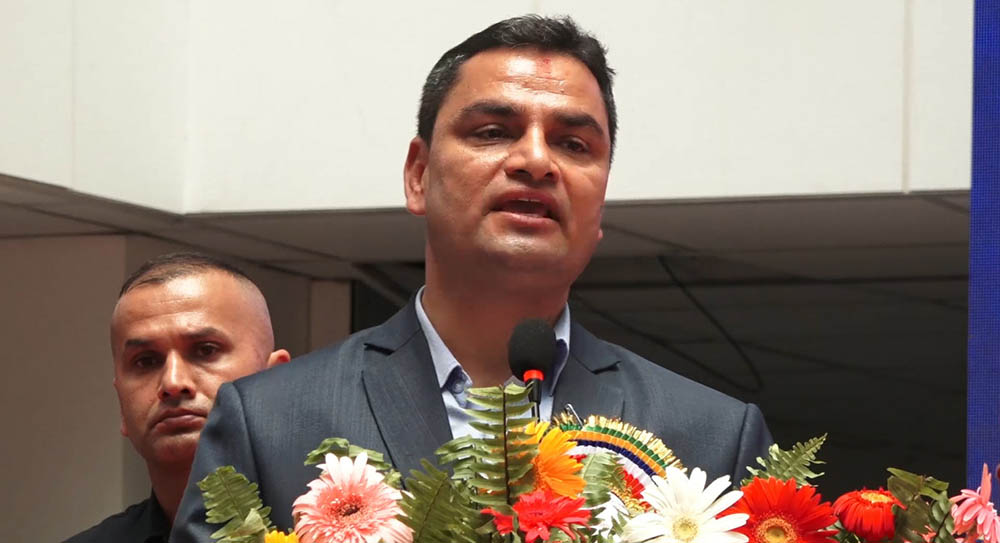 विदेशिएका जनशक्ति स्वदेश फर्काउन चुनौतीपूर्ण: स्वास्थ्यमन्त्री