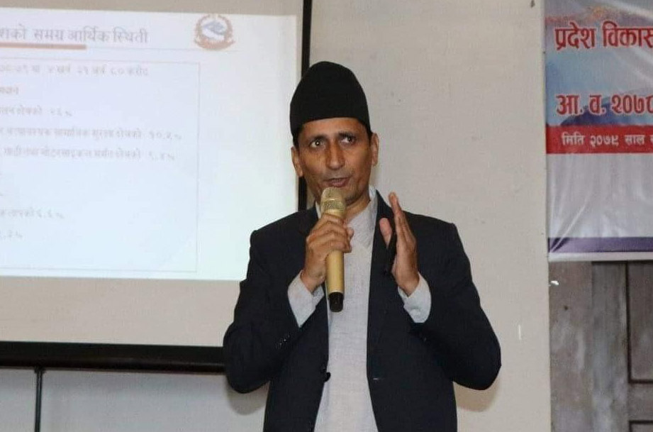 स्वास्थ्य बीमा संकटकै बीच बोर्डका निर्देशक डा. काफ्लेले दिए राजीनामा