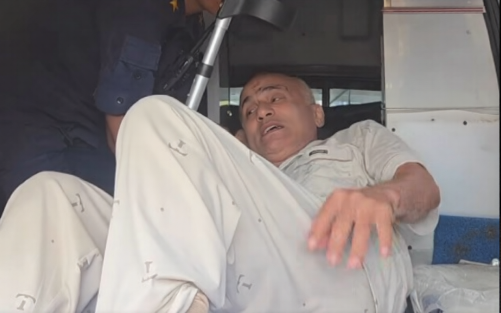 सत्याग्रहकै बीच डा. गोविन्द केसीको स्वास्थ्य बिग्रियो, अस्पताल लगियो