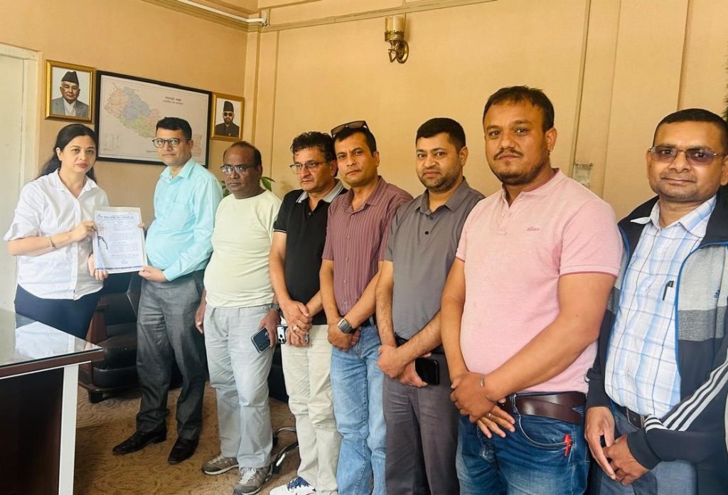 औषधि बजारको सिन्डिकेट अन्त्य गर्न थोक व्यवसायी संघको माग, विभागमा बुझायो १३ बुँदे सुझाव