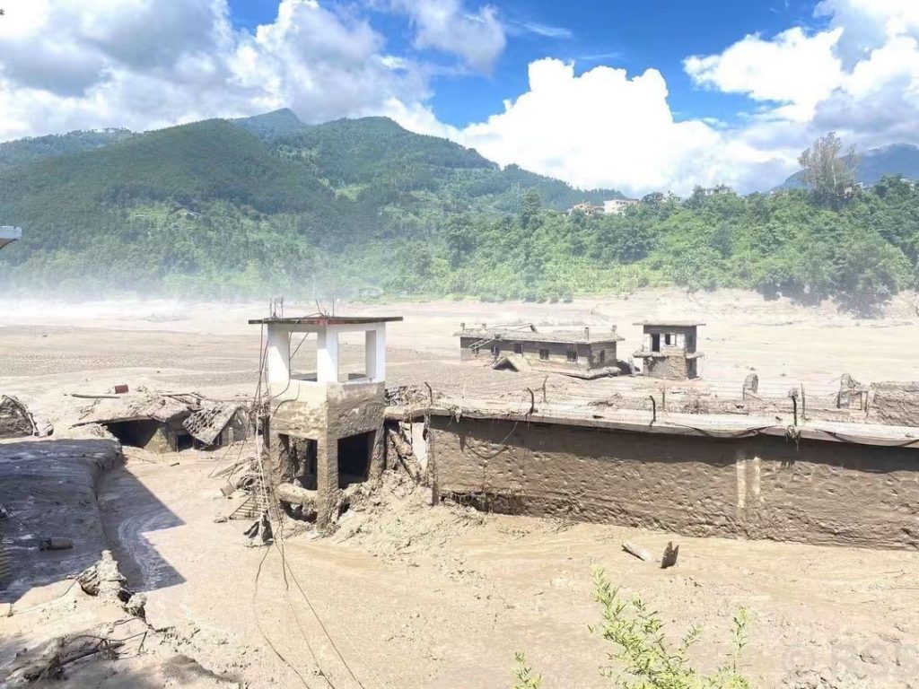 रसुवा विपद्: डब्ल्युएचओले स्वास्थ्य तथा राहत सामग्री पठाउने