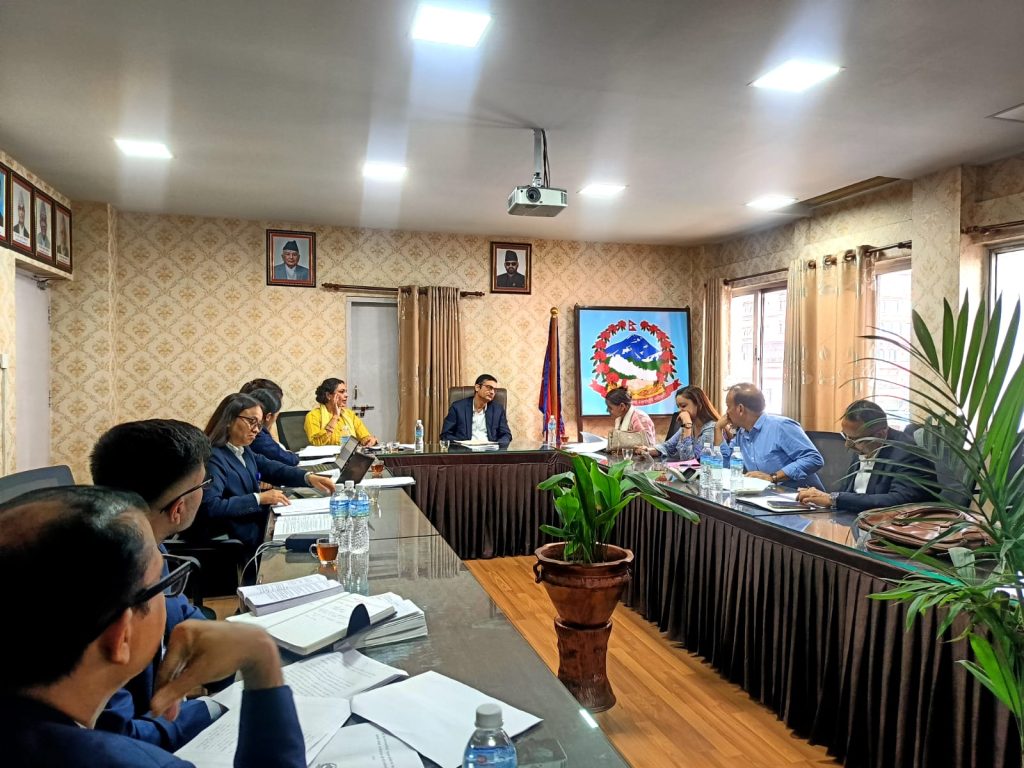 अनसनरत नर्स ज्योति रानाभाटका प्रतिनिधिसँग स्वास्थ्य मन्त्रालयको वार्ता सुरु
